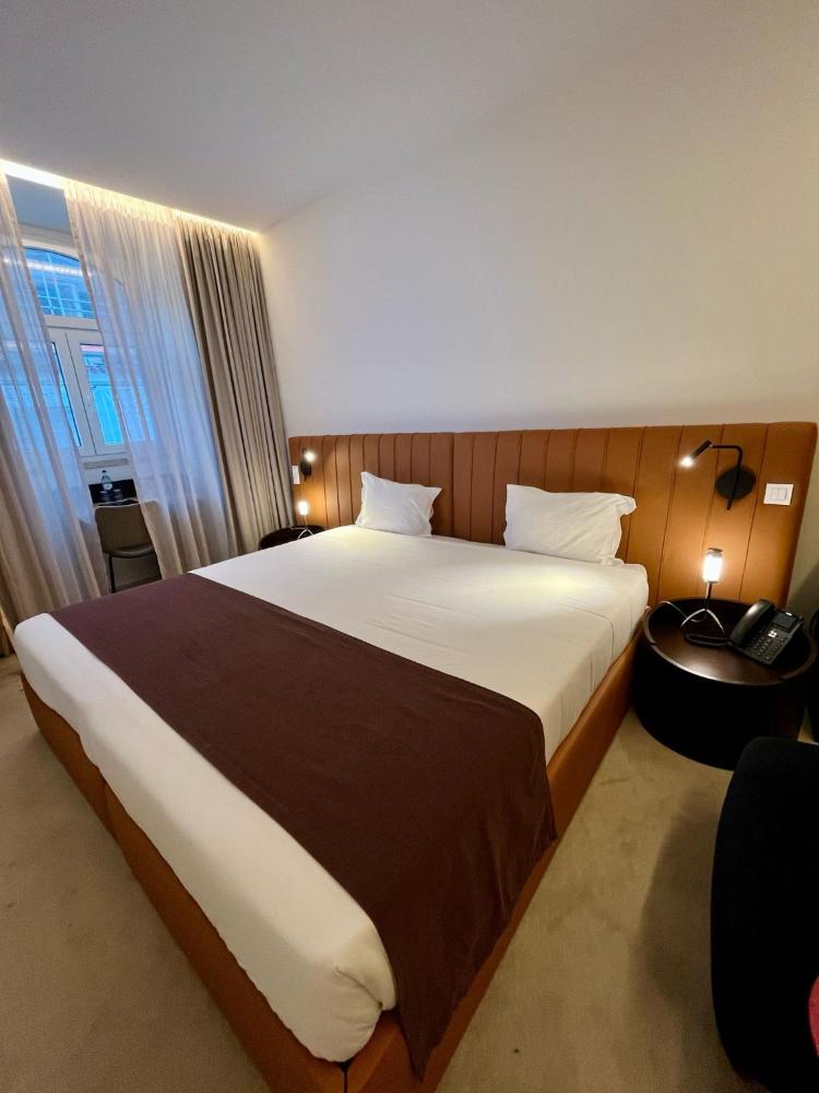 Double or Twin Room interior
